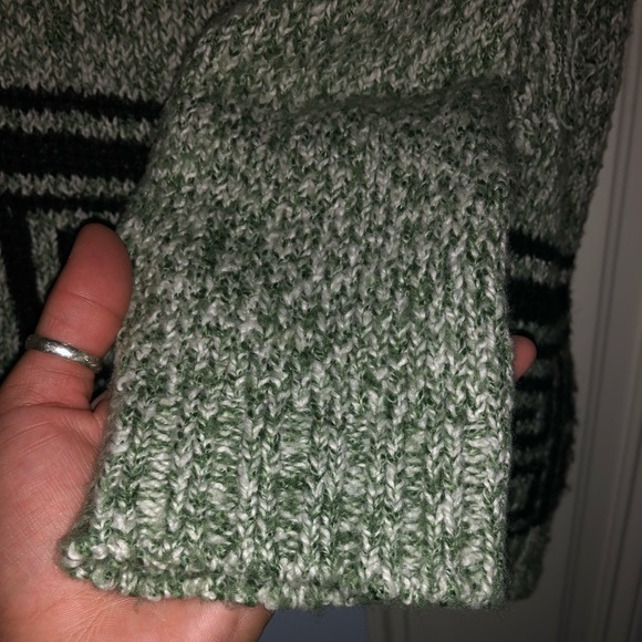 Kenzie Turtleneck oversized sweater with fringe - Picture 4 of 8